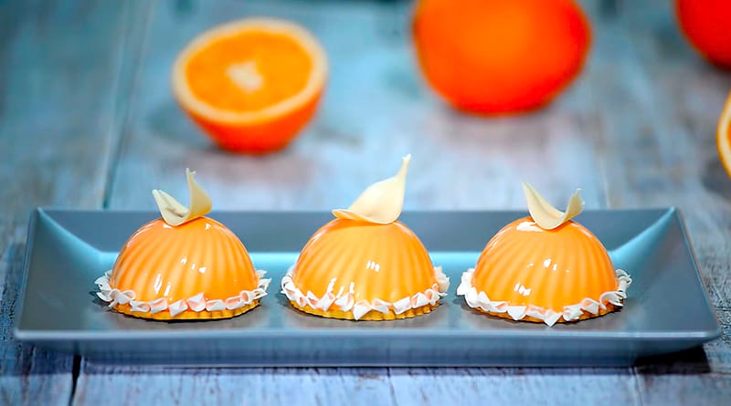 Муссовое пирожное Апельсин в зеркальной глазури