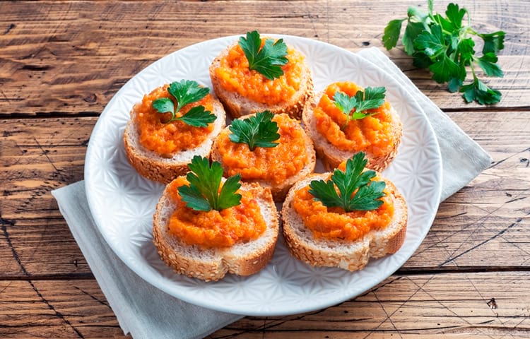 Постный овощной паштет с морковью, луком и болгарским перцем