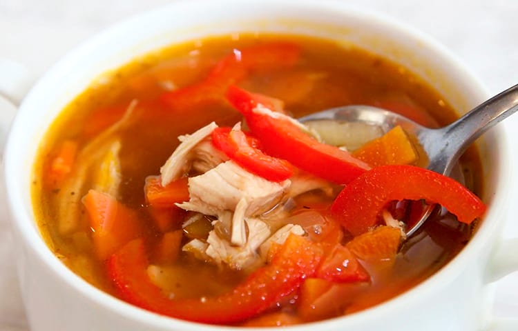 Куриный суп с овощами и чечевицей