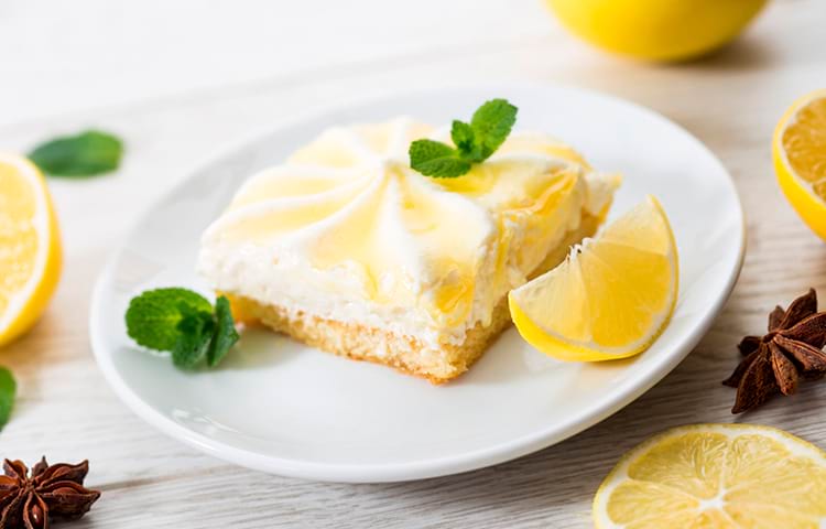 Лимонный ПП-пирог с кремом из йогурта