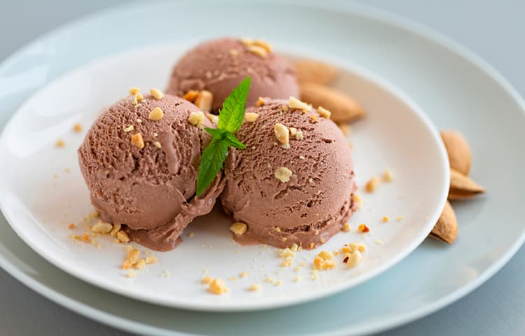 Шоколадное ПП-мороженое с протеином из молока